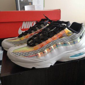 Nike Air Max 95 LV8 (GS 6.5)
